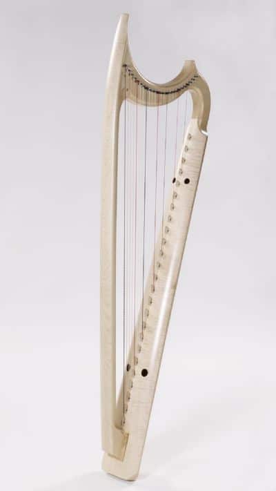 8 HARPÉ MÉDIÉVAL EN PIED